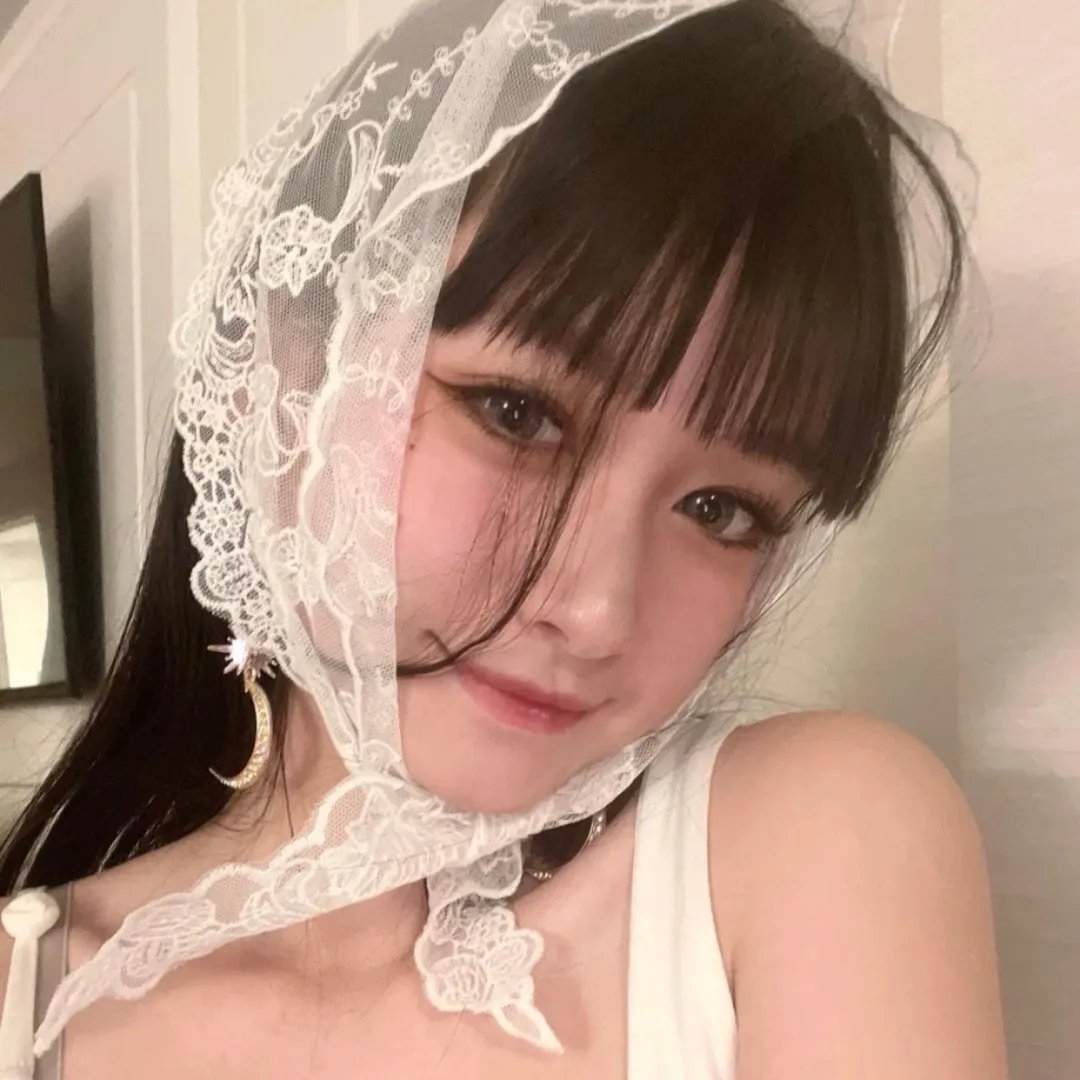 卢浮魅影海报