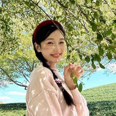 怪异少女神隐海报